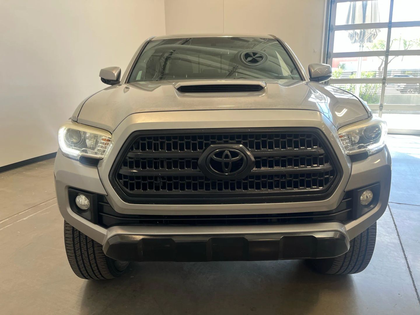 2017 Toyota Tacoma SR5 Sport TRD Pro photo 8