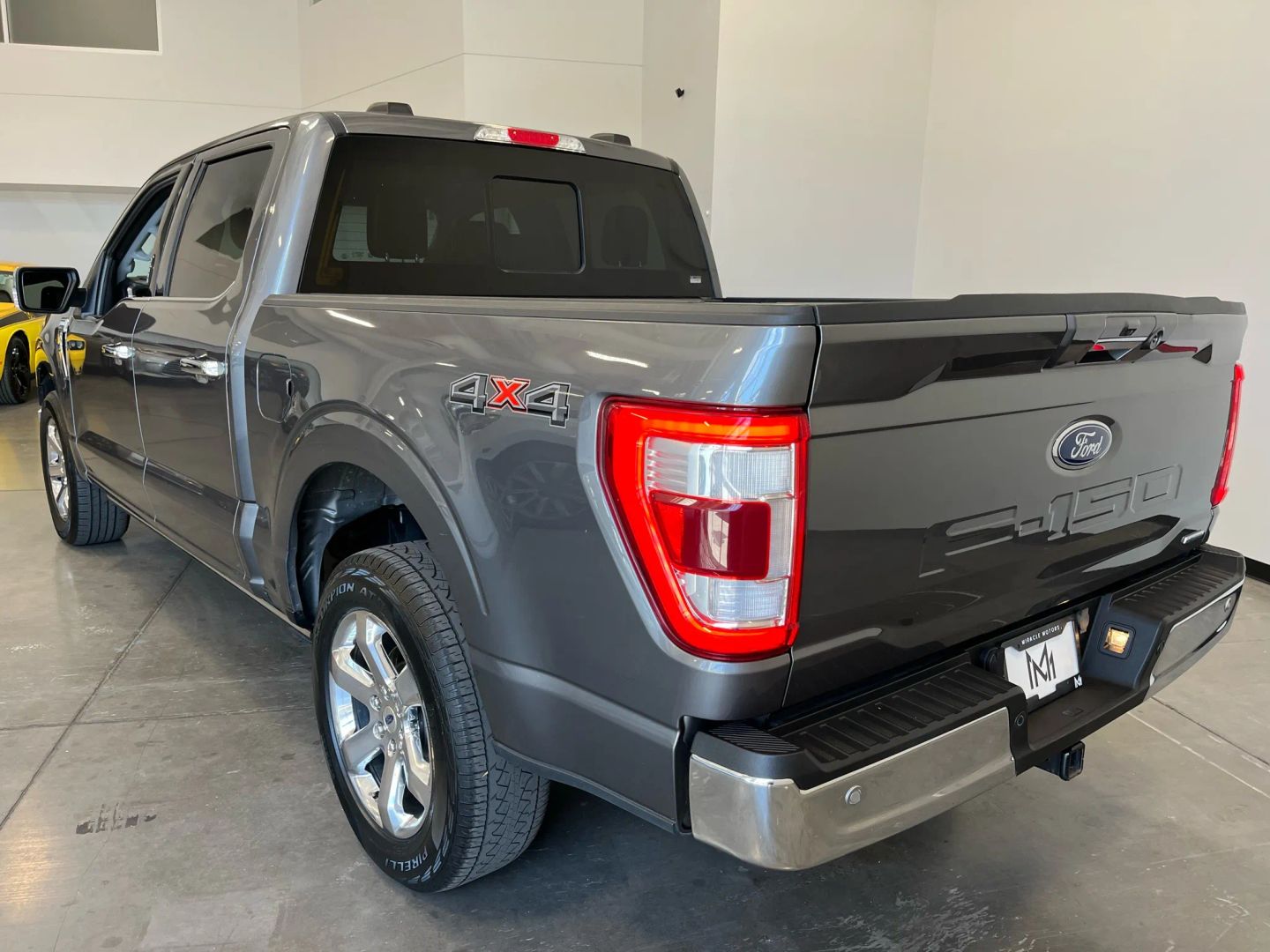 2023 Ford F-150 Lariat photo 2