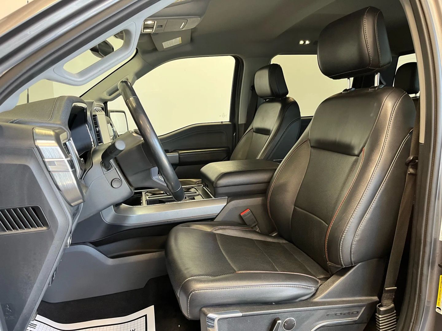 2023 Ford F-150 Lariat photo 8