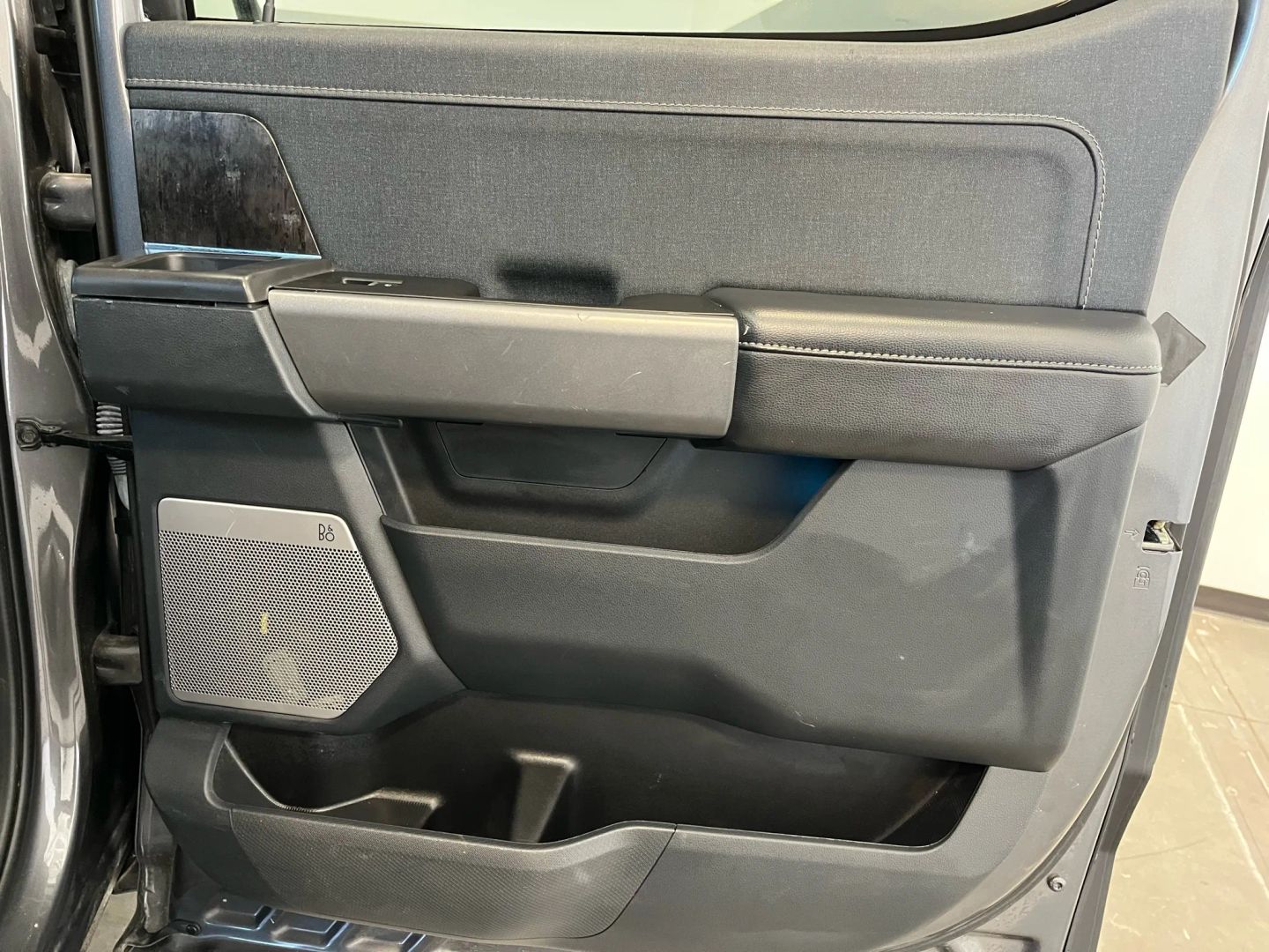 2023 Ford F-150 Lariat photo 13