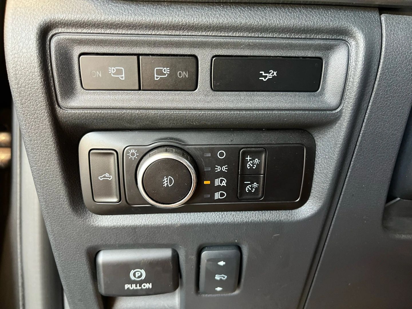 2023 Ford F-150 Lariat photo 22