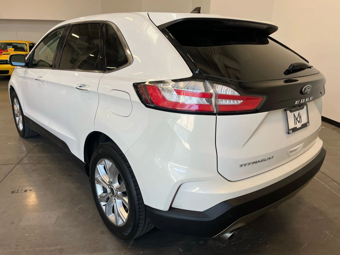 2023 Ford Edge Titanium photo 3