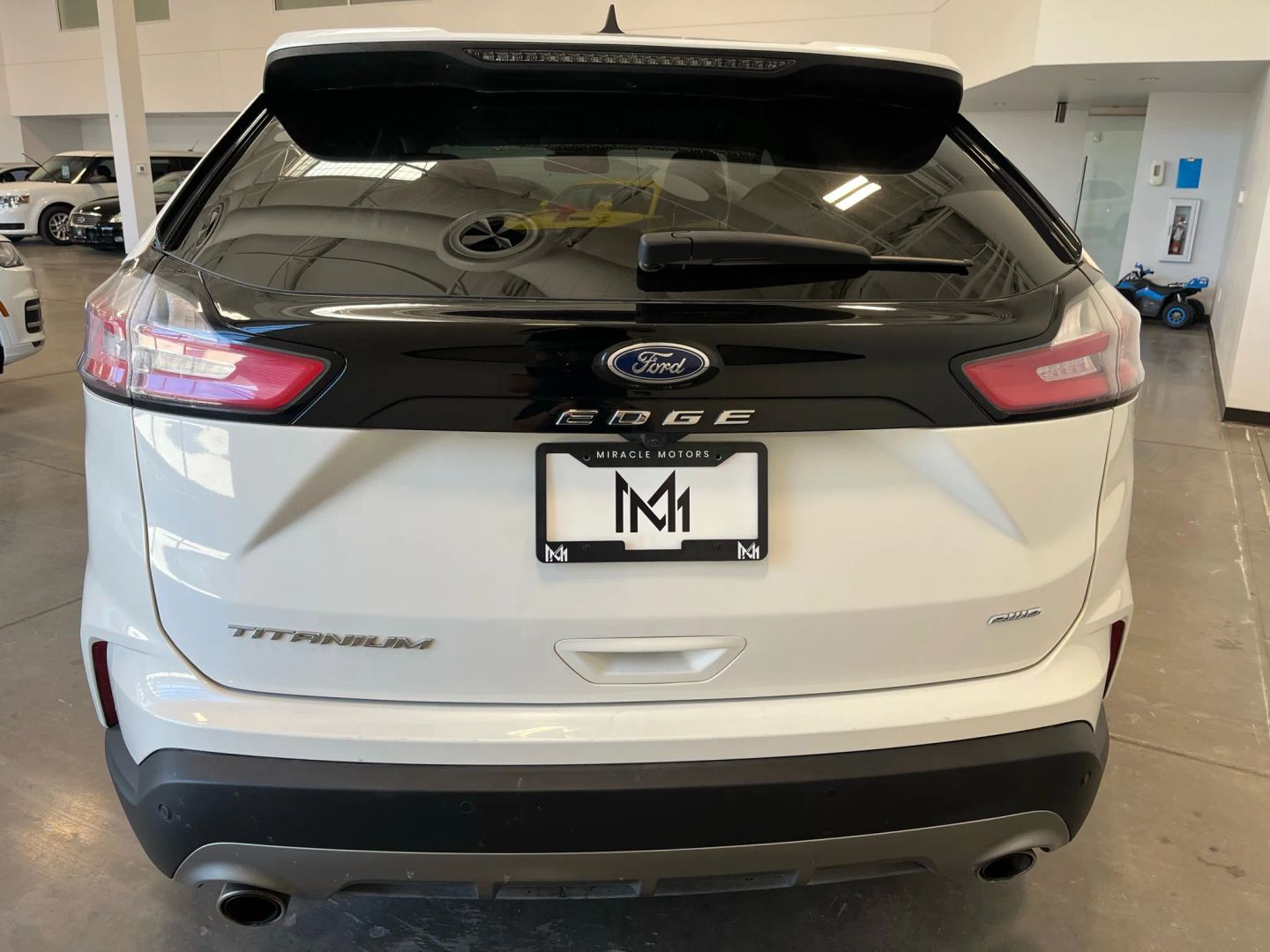 2023 Ford Edge Titanium photo 4