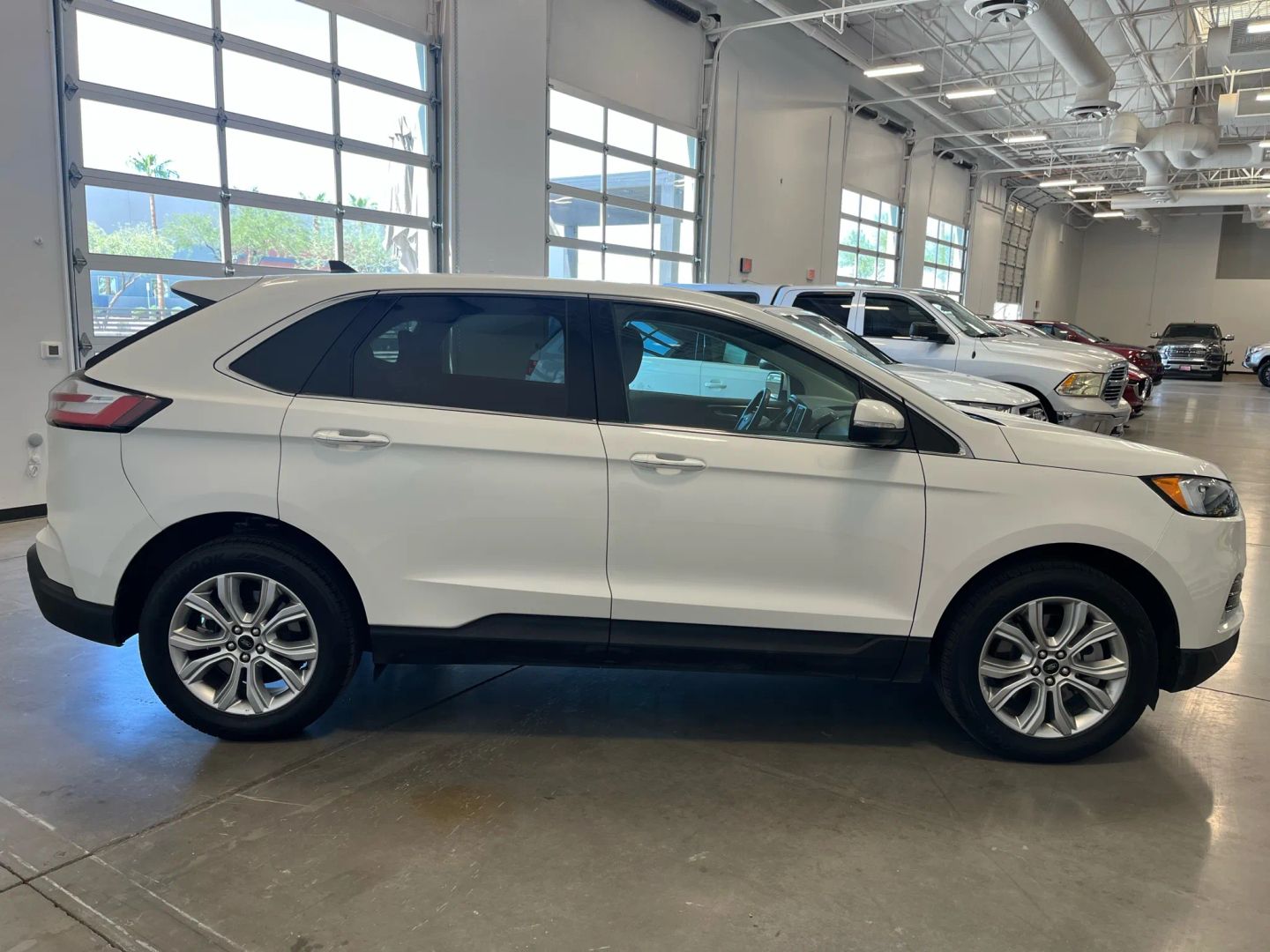 2023 Ford Edge Titanium photo 6