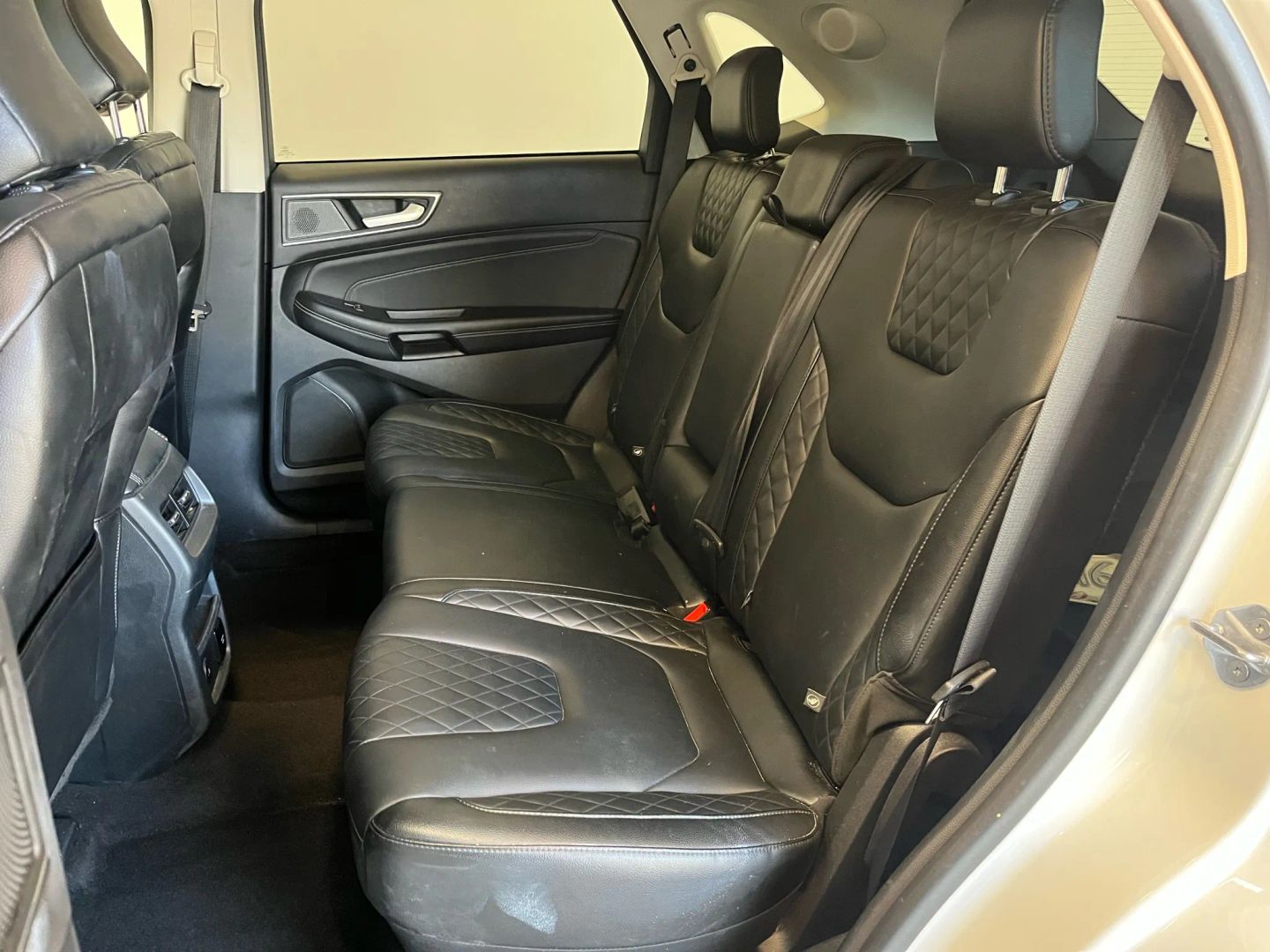 2023 Ford Edge Titanium photo 10