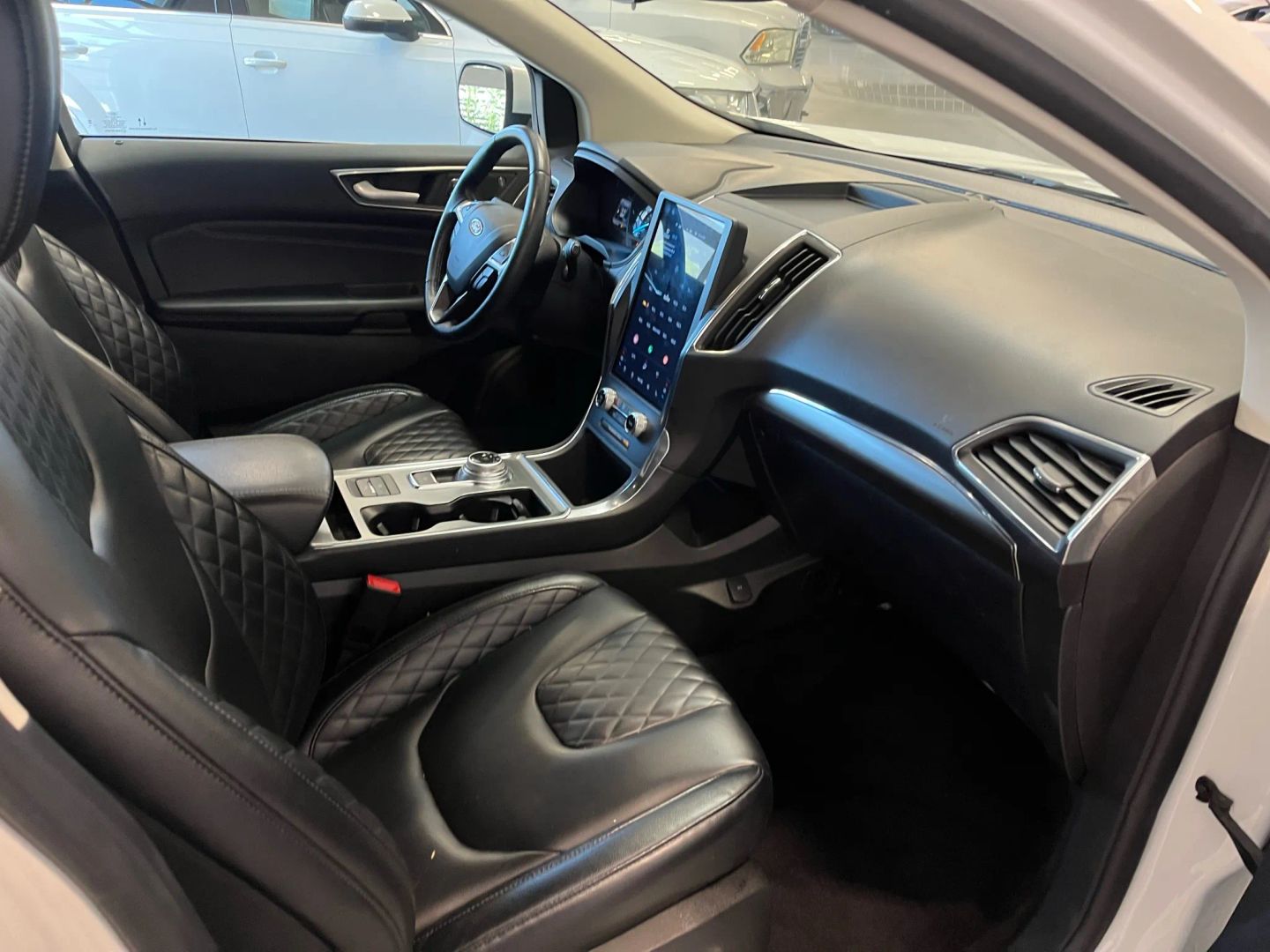 2023 Ford Edge Titanium photo 13
