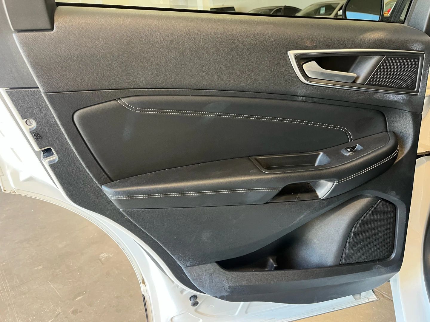 2023 Ford Edge Titanium photo 16