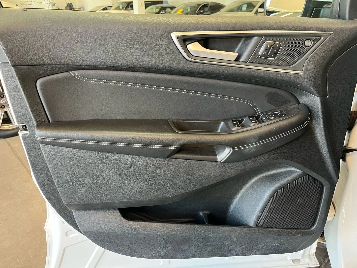 2023 Ford Edge Titanium photo 17