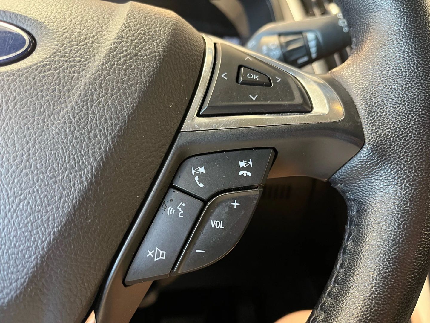 2023 Ford Edge Titanium photo 21