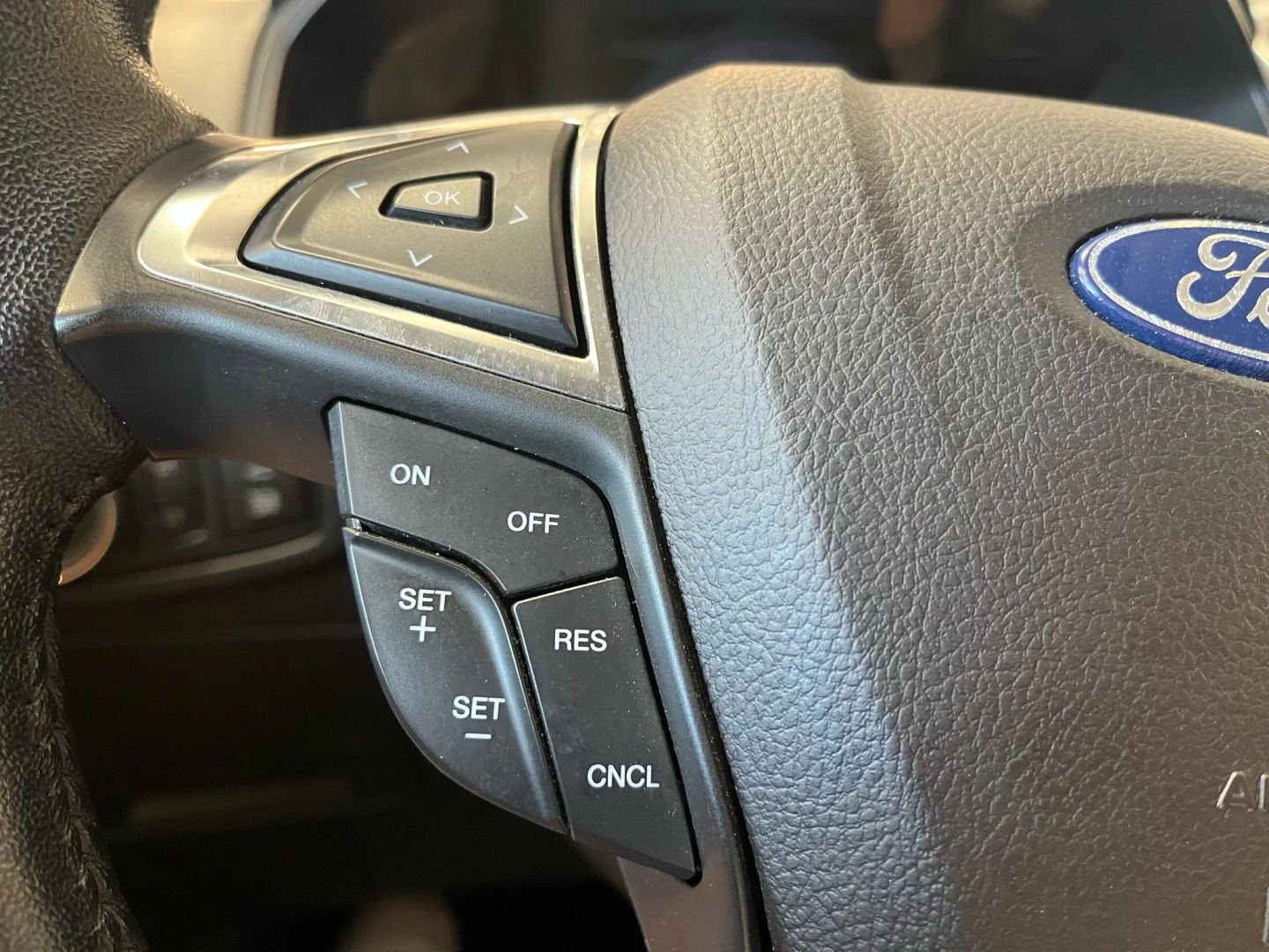 2023 Ford Edge Titanium photo 22