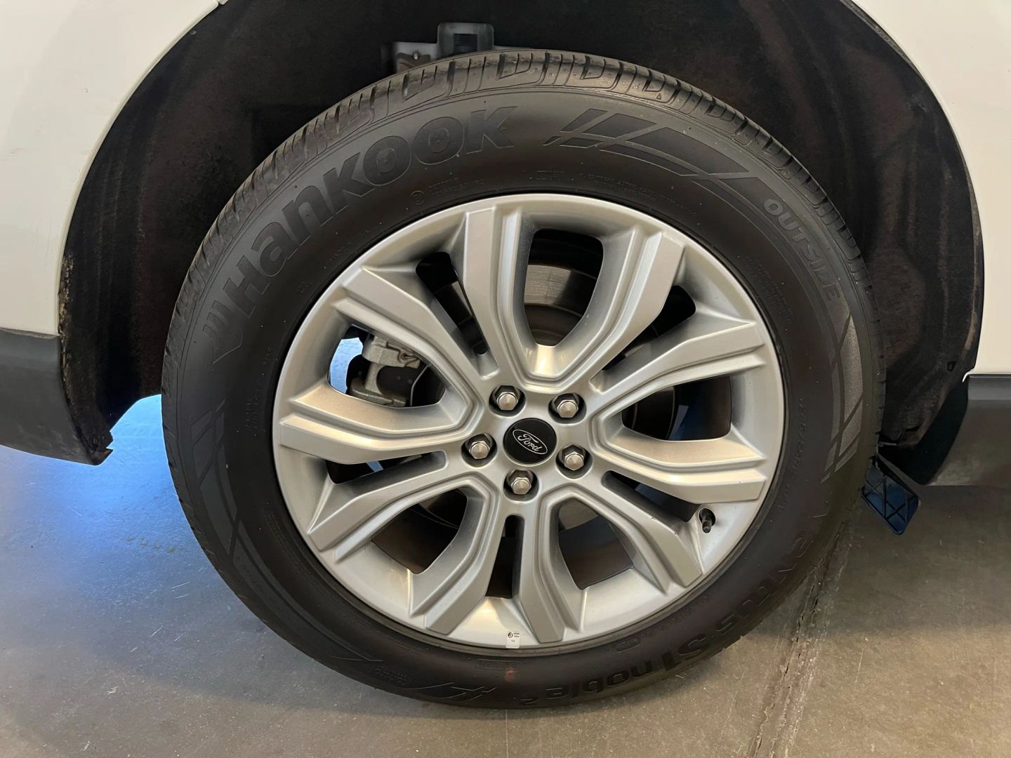 2023 Ford Edge Titanium photo 25