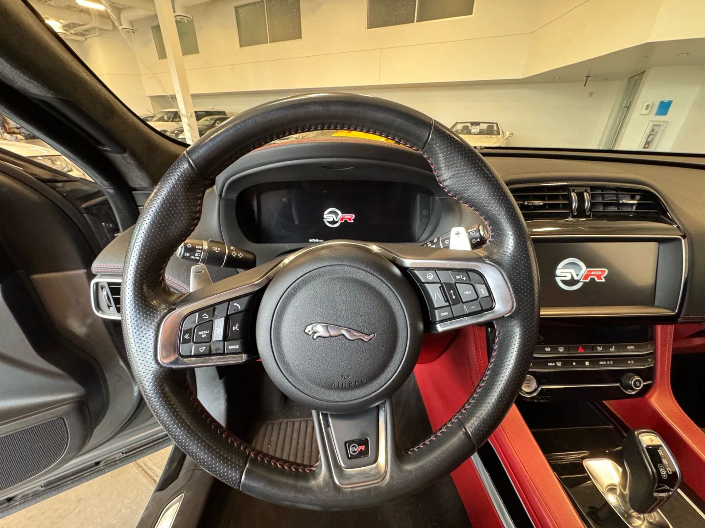 2019 Jaguar F-PACE SVR photo 13