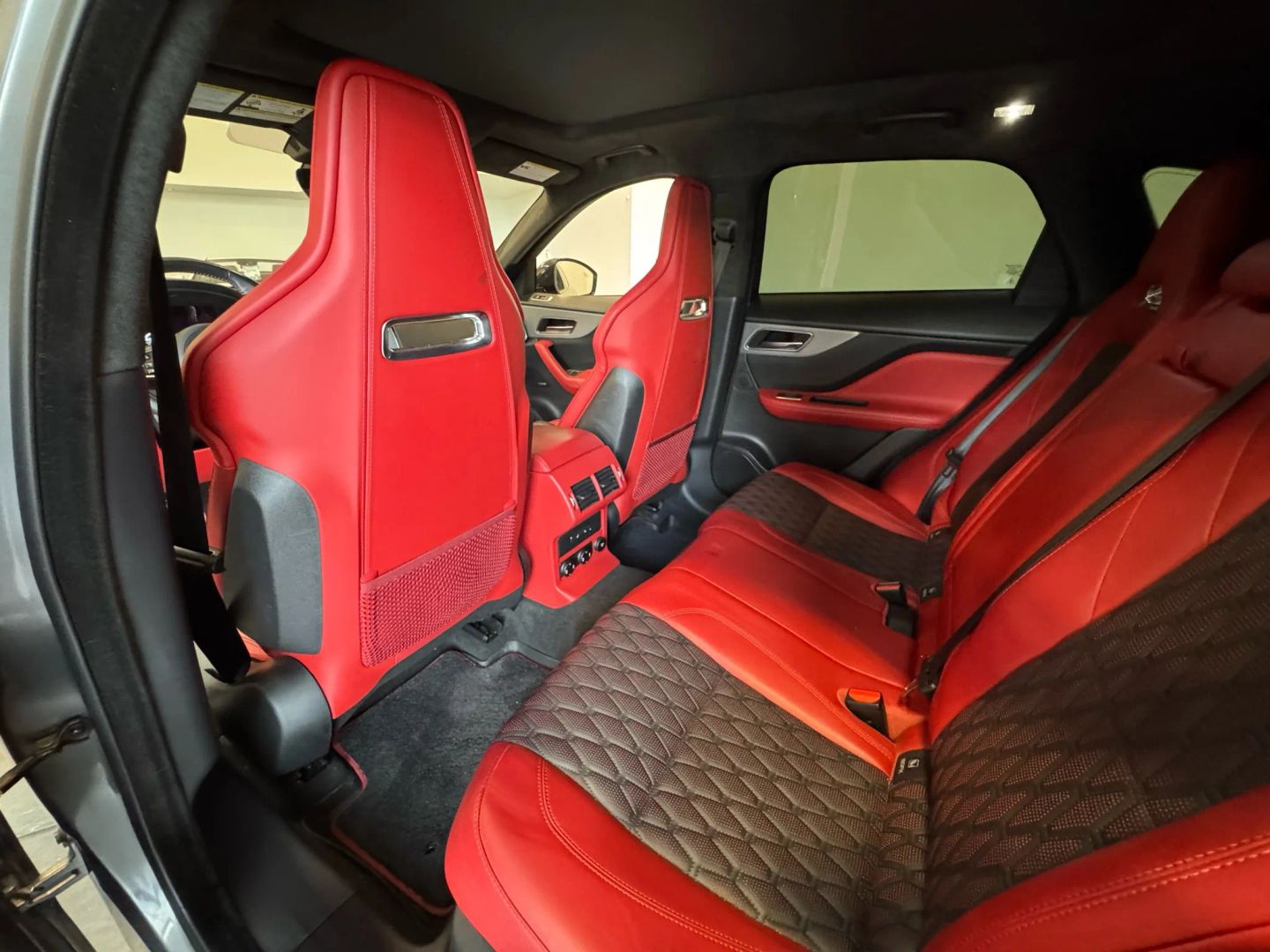 2019 Jaguar F-PACE SVR photo 18