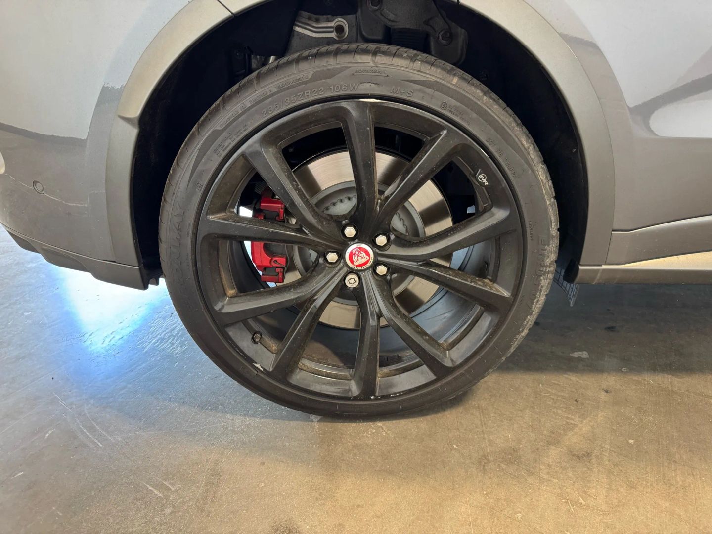 2019 Jaguar F-PACE SVR photo 22