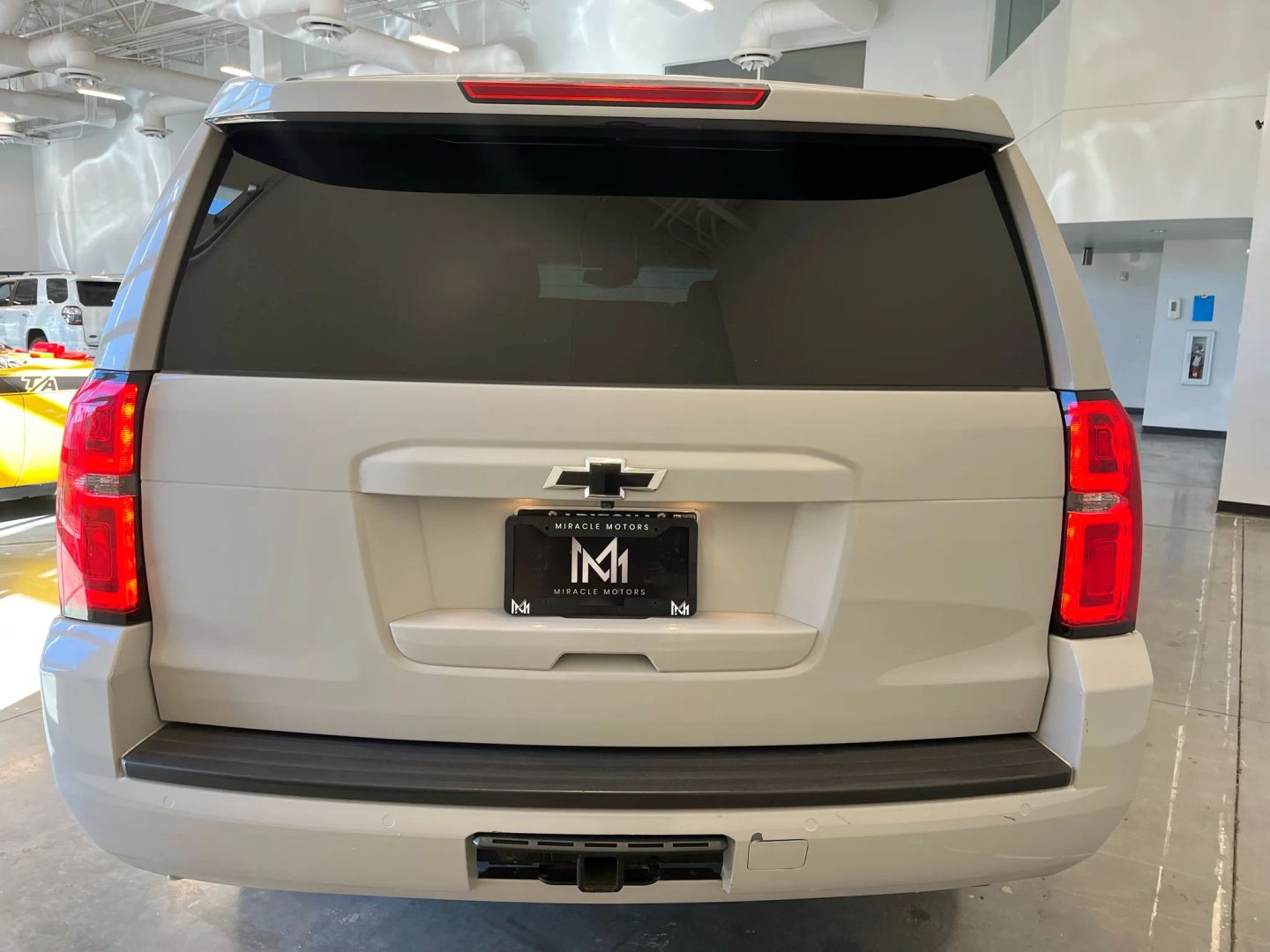 2019 Chevrolet Suburban LT photo 3