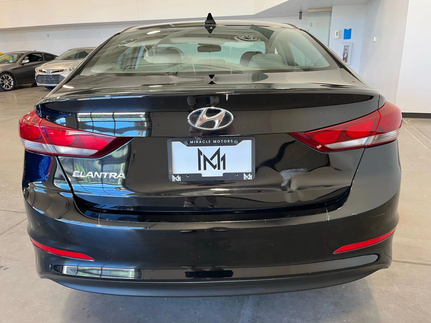 2018 Hyundai Elantra SEL photo 4