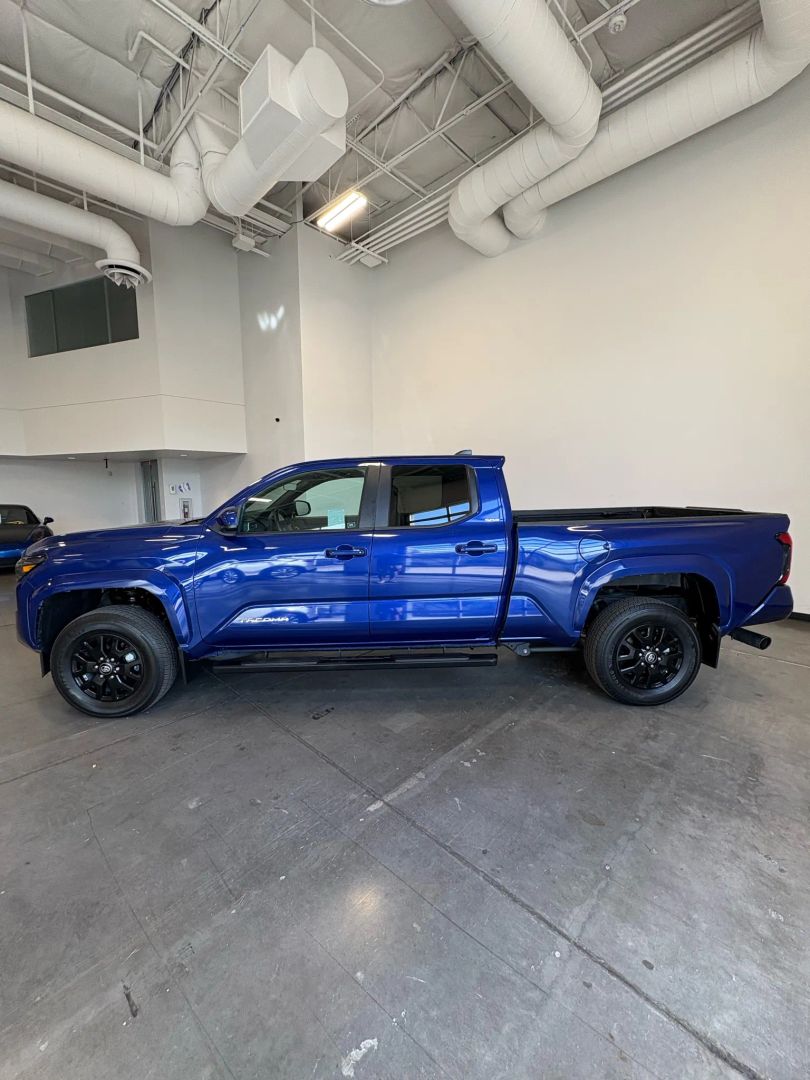 2024 Toyota Tacoma SR5 photo 2