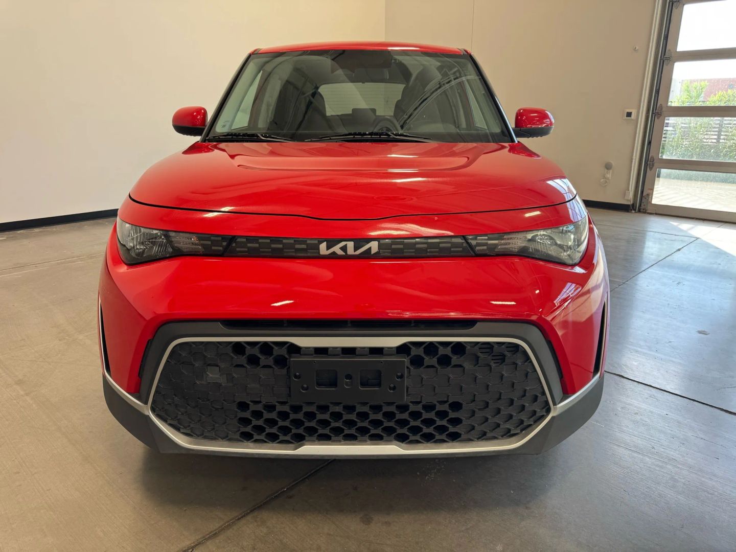 2023 Kia Soul LX photo 2