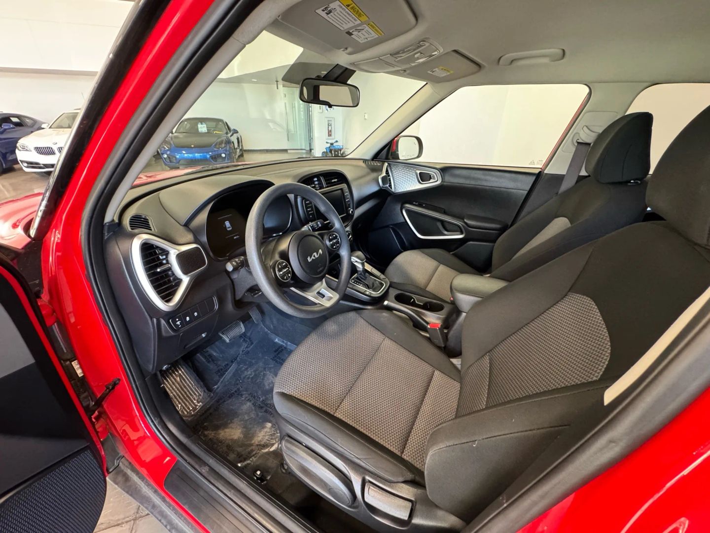 2023 Kia Soul LX photo 4