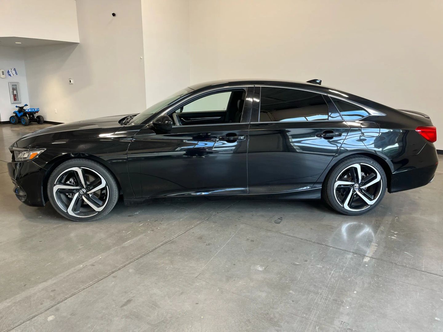 2018 Honda Accord Sport 1.5T photo 2
