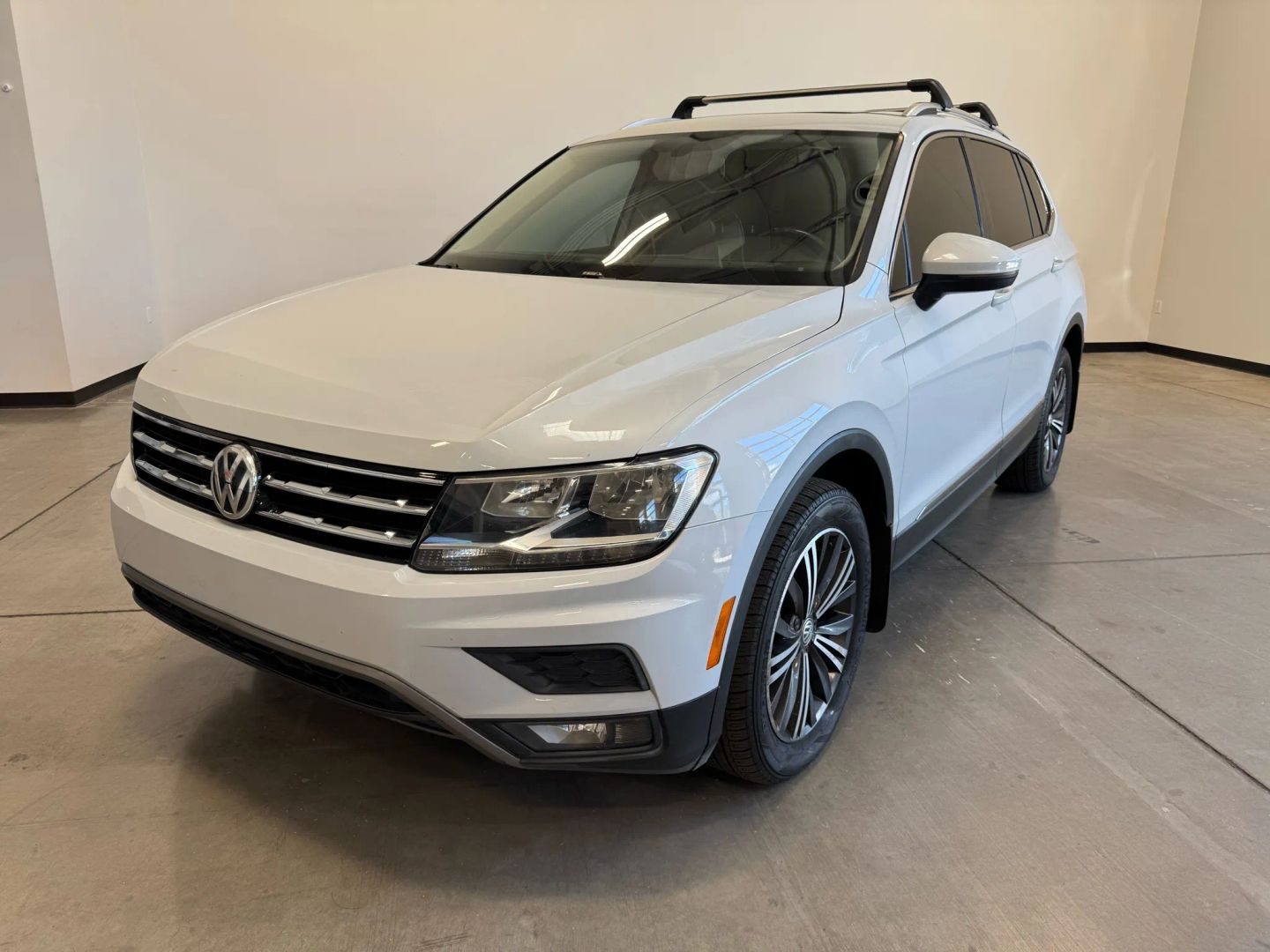 2018 Volkswagen Tiguan SE photo 2