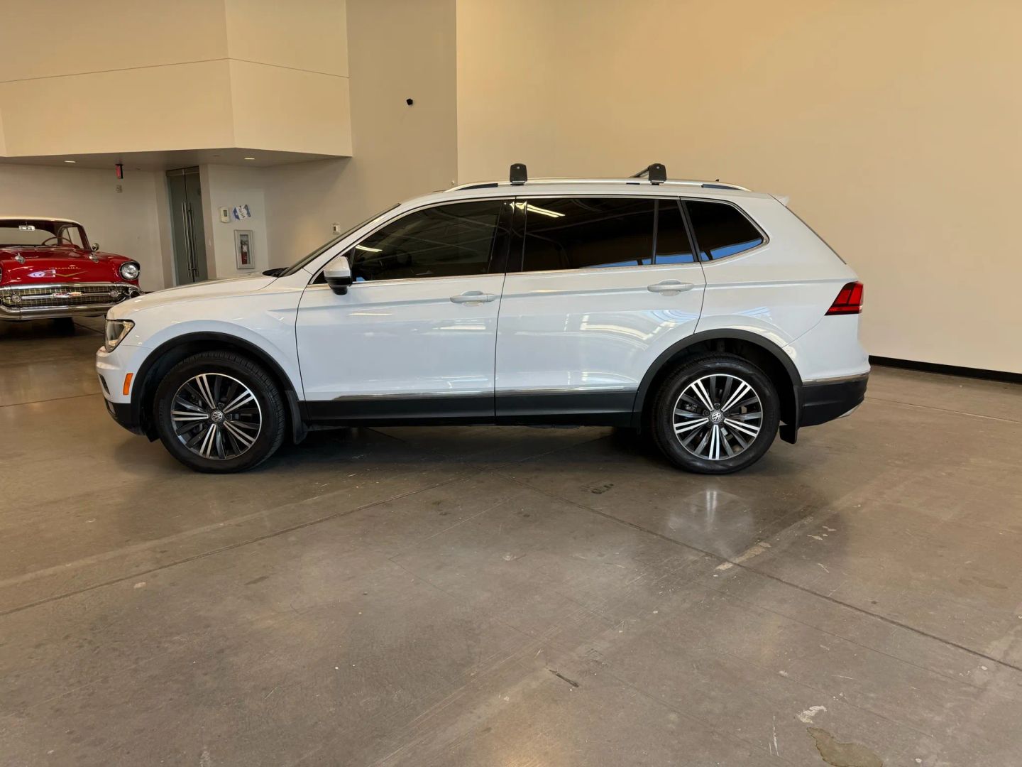 2018 Volkswagen Tiguan SE photo 3