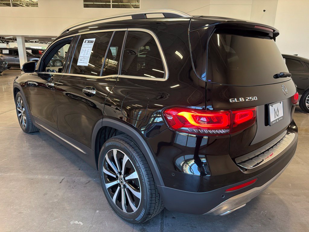 Photo 3 of this Mercedes-Benz GLB 250