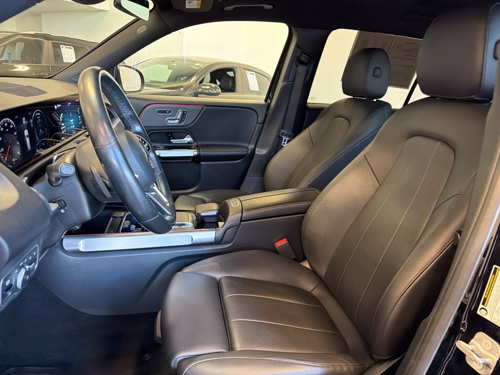 Photo 9 of this Mercedes-Benz GLB 250