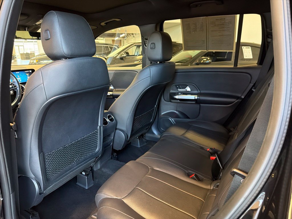 Photo 13 of this Mercedes-Benz GLB 250