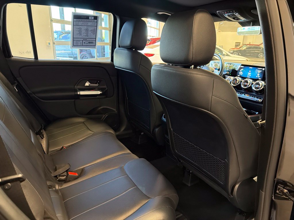 Photo 16 of this Mercedes-Benz GLB 250