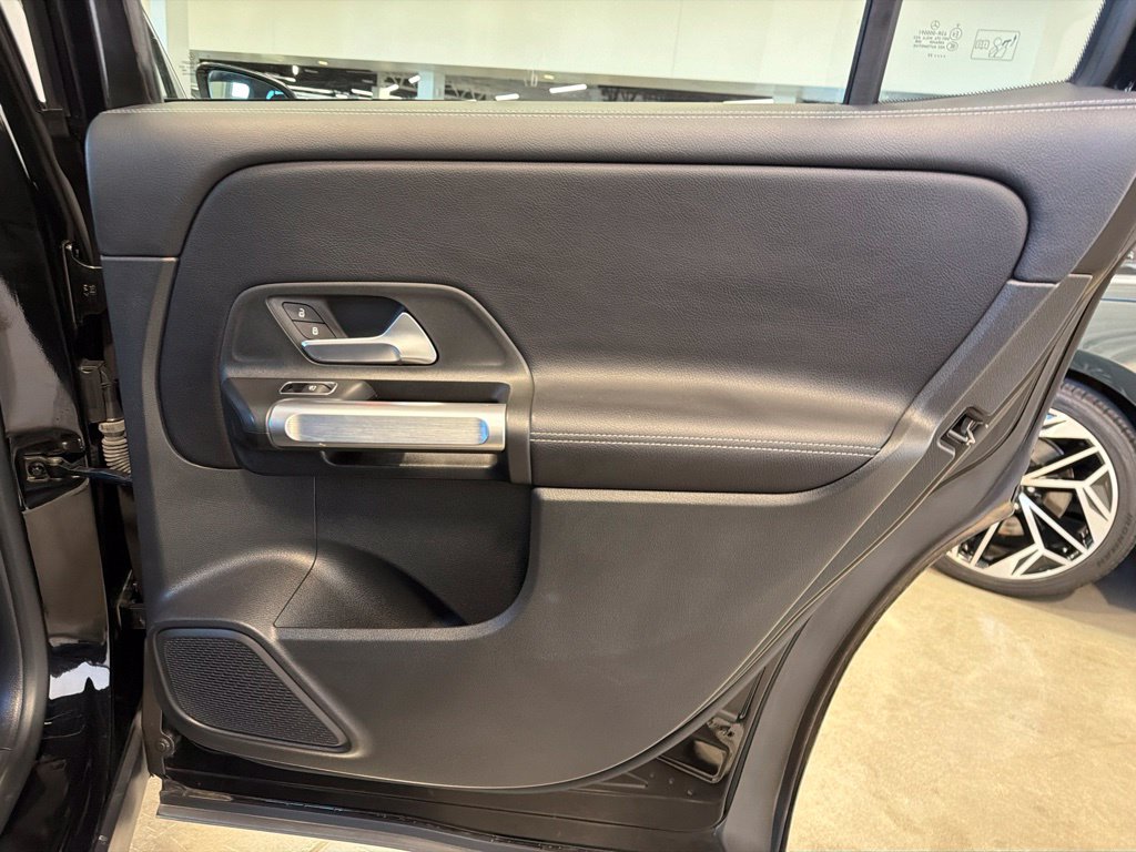 Photo 18 of this Mercedes-Benz GLB 250