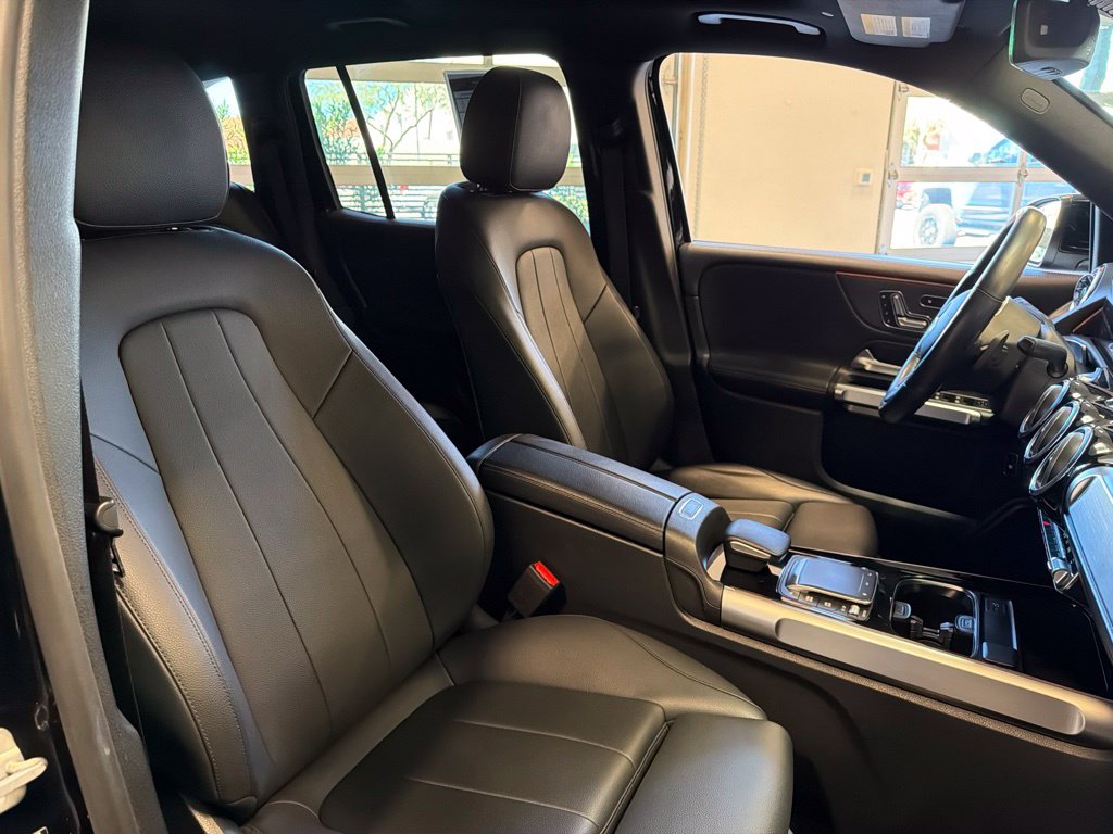 Photo 20 of this Mercedes-Benz GLB 250
