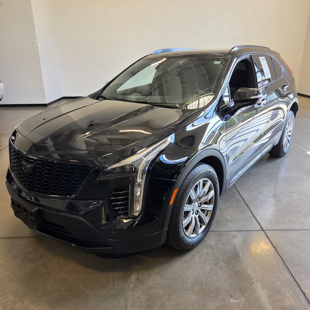 Photo 2 of this Cadillac XT4