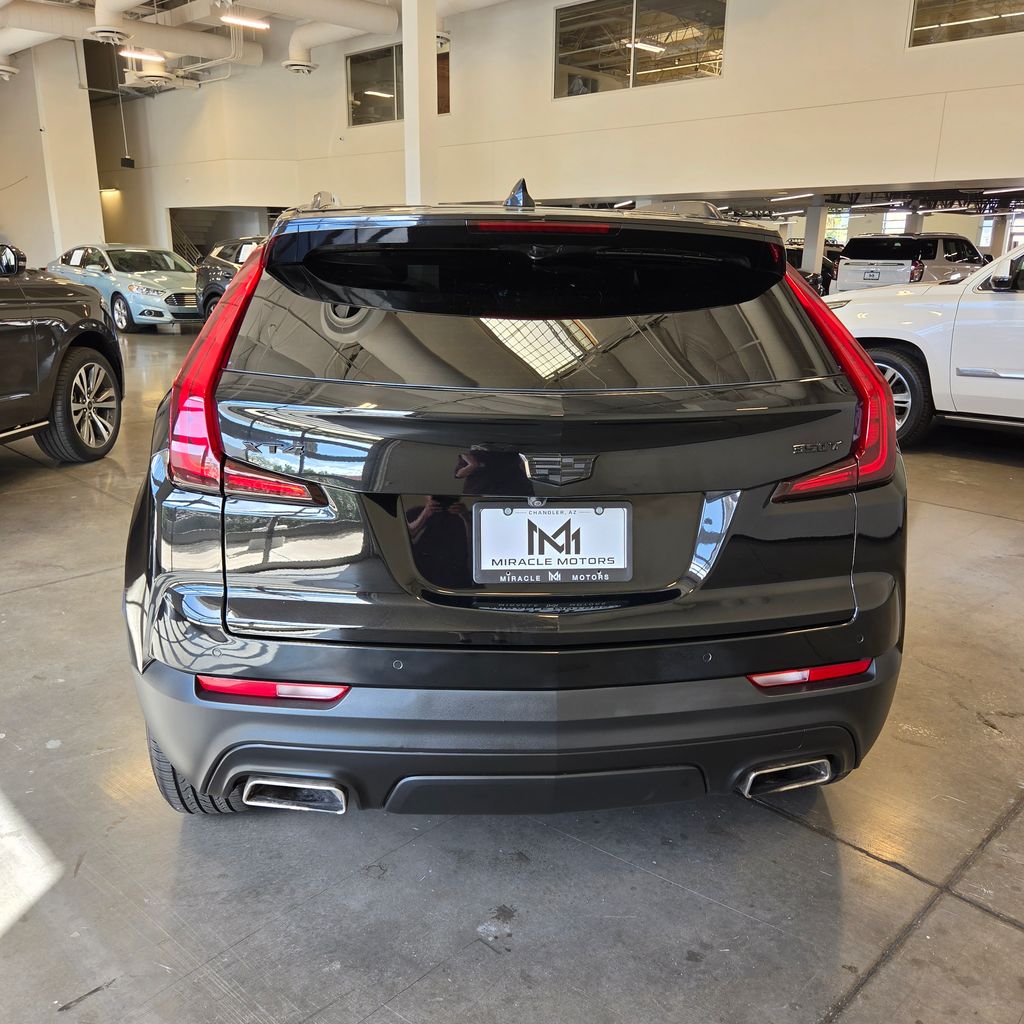 Photo 5 of this Cadillac XT4