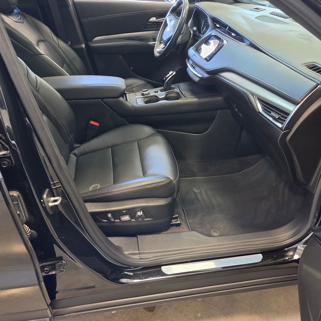 Photo 16 of this Cadillac XT4