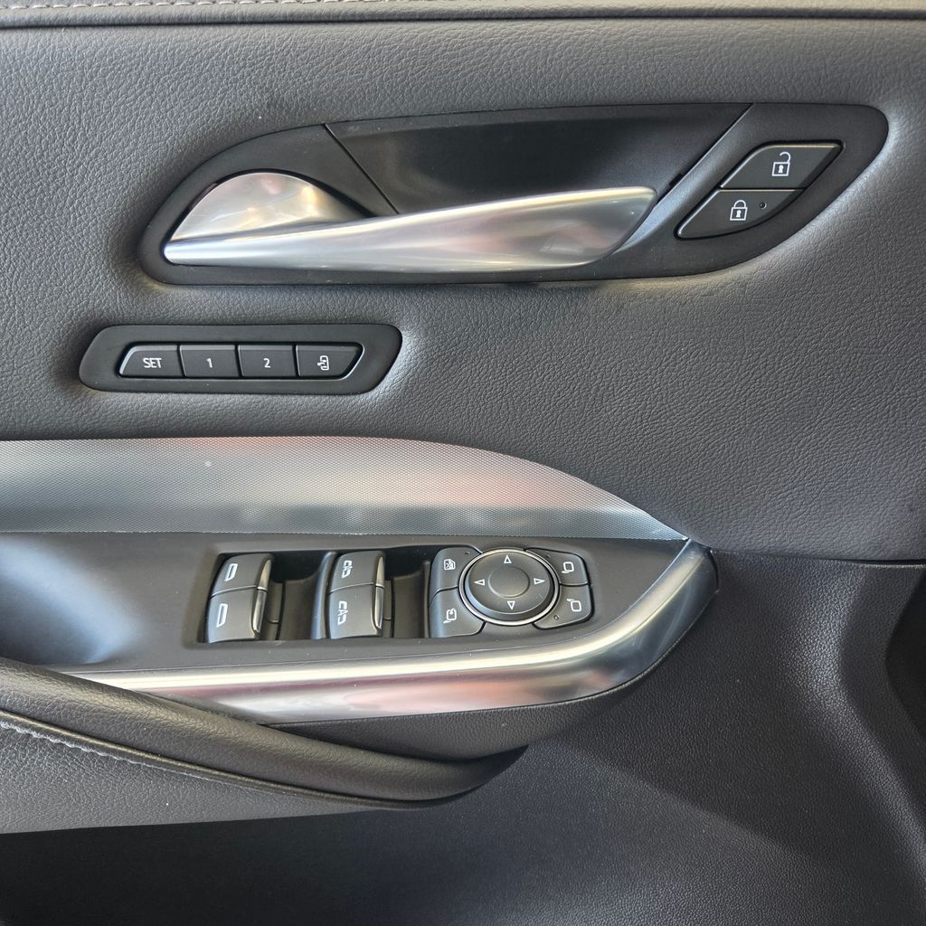 Photo 20 of this Cadillac XT4