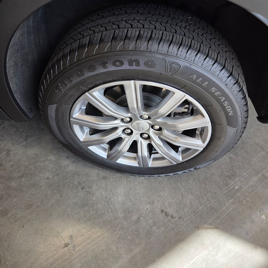 Photo 24 of this Cadillac XT4