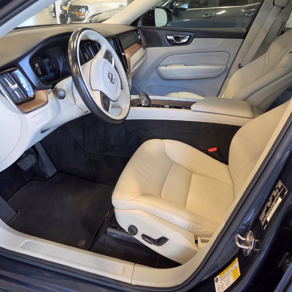 Photo 9 of this Volvo XC60