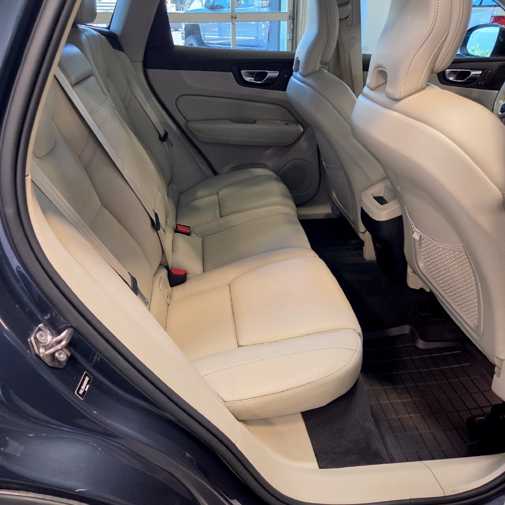 Photo 11 of this Volvo XC60