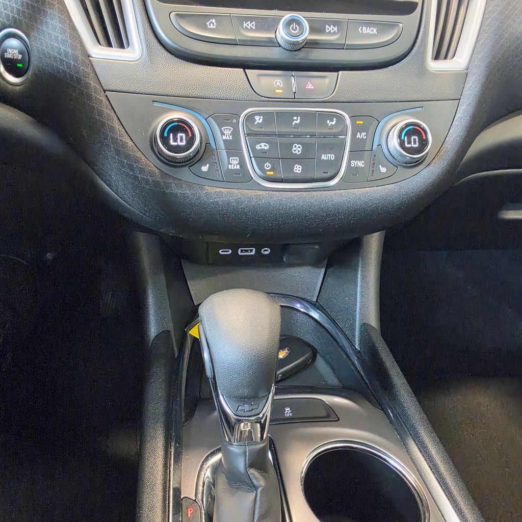Photo 12 of this Chevrolet Malibu