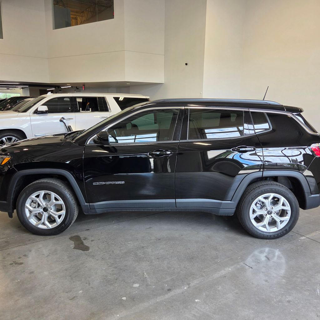 Photo 2 of this Jeep Compass