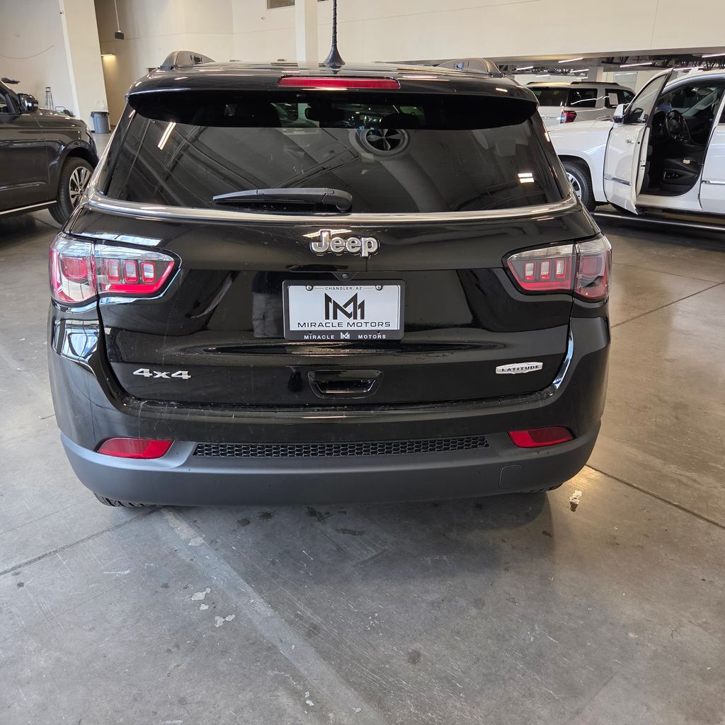 Photo 4 of this Jeep Compass