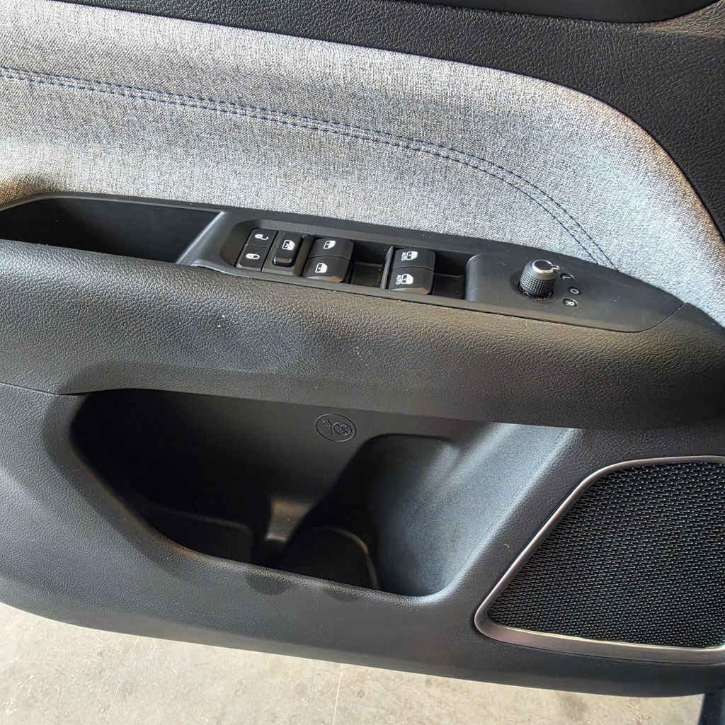 Photo 13 of this Jeep Compass