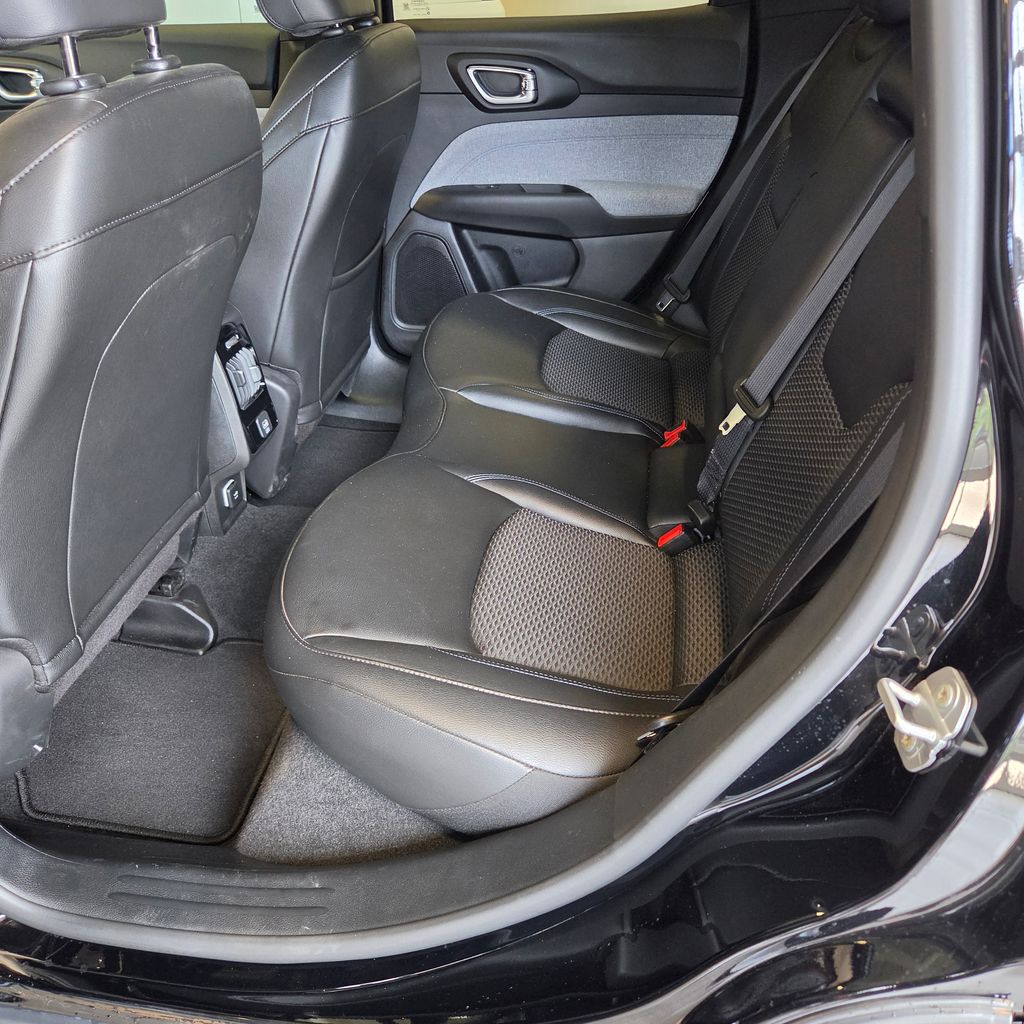 Photo 15 of this Jeep Compass