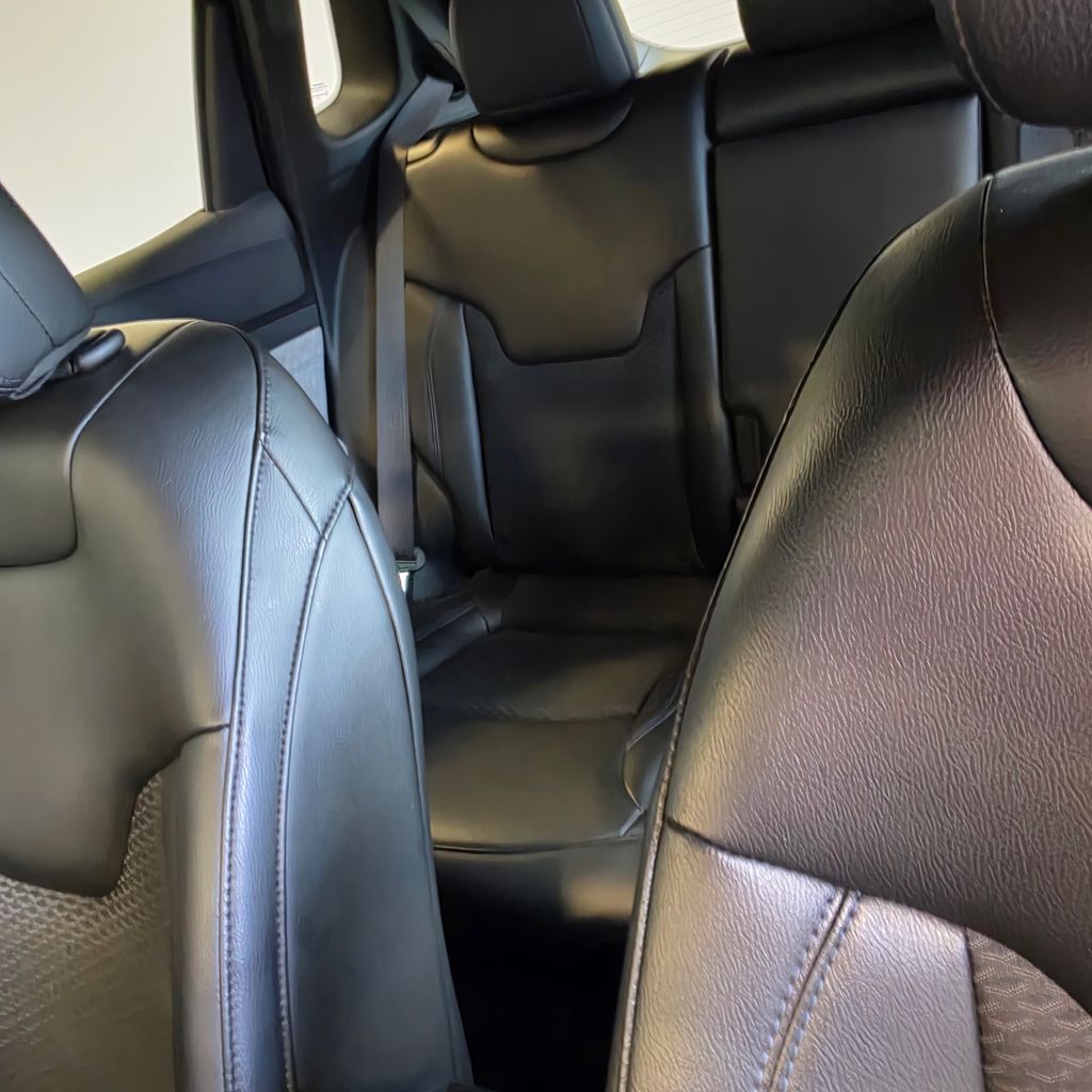 Photo 16 of this Jeep Compass