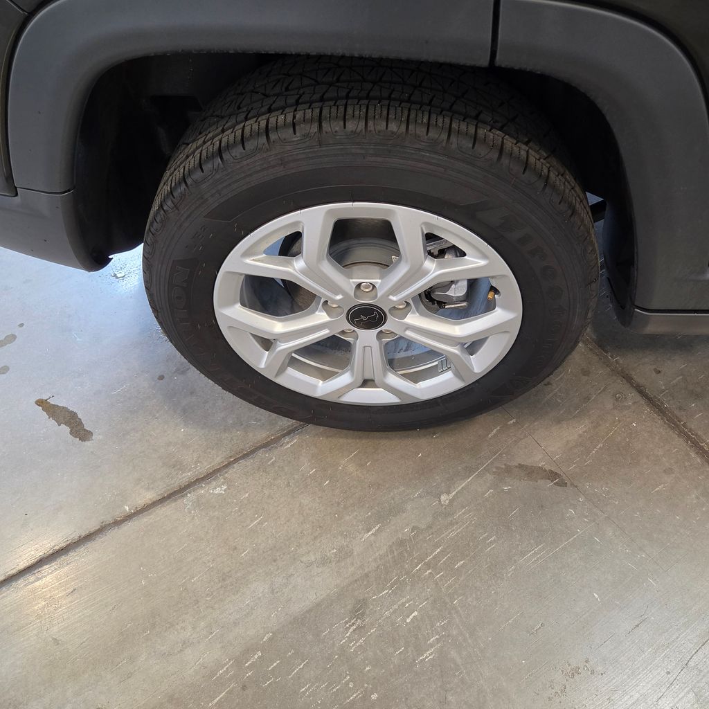 Photo 23 of this Jeep Compass