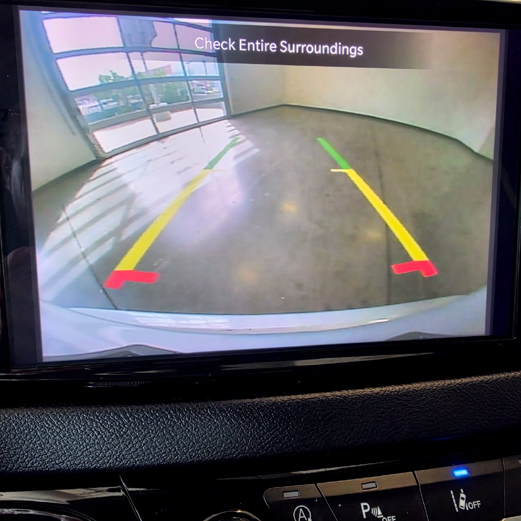 Photo 19 of this Chrysler Pacifica
