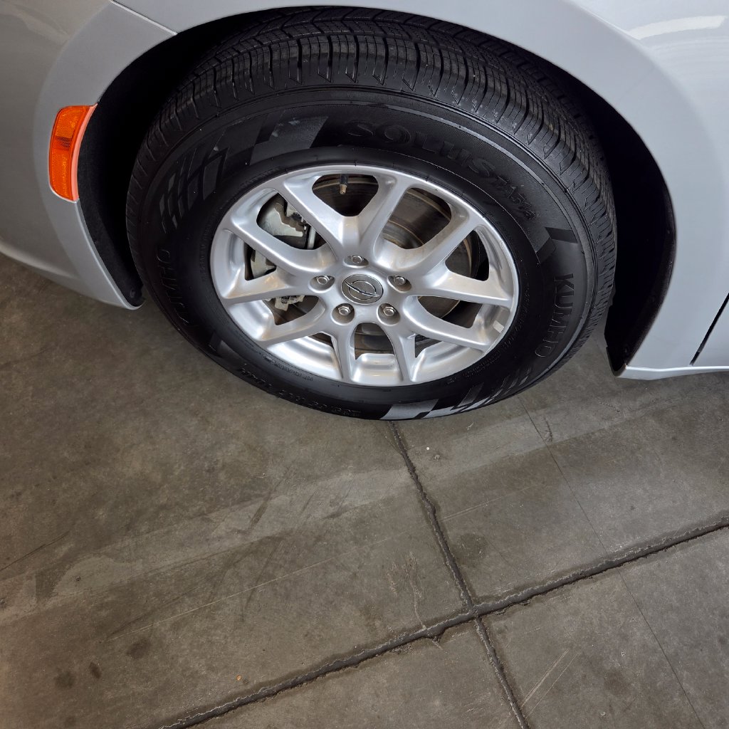 Photo 22 of this Chrysler Pacifica