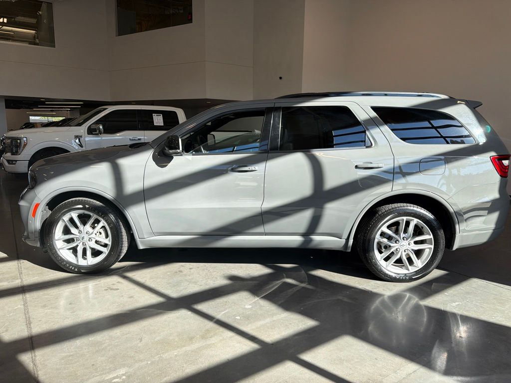 Photo 2 of this Dodge Durango