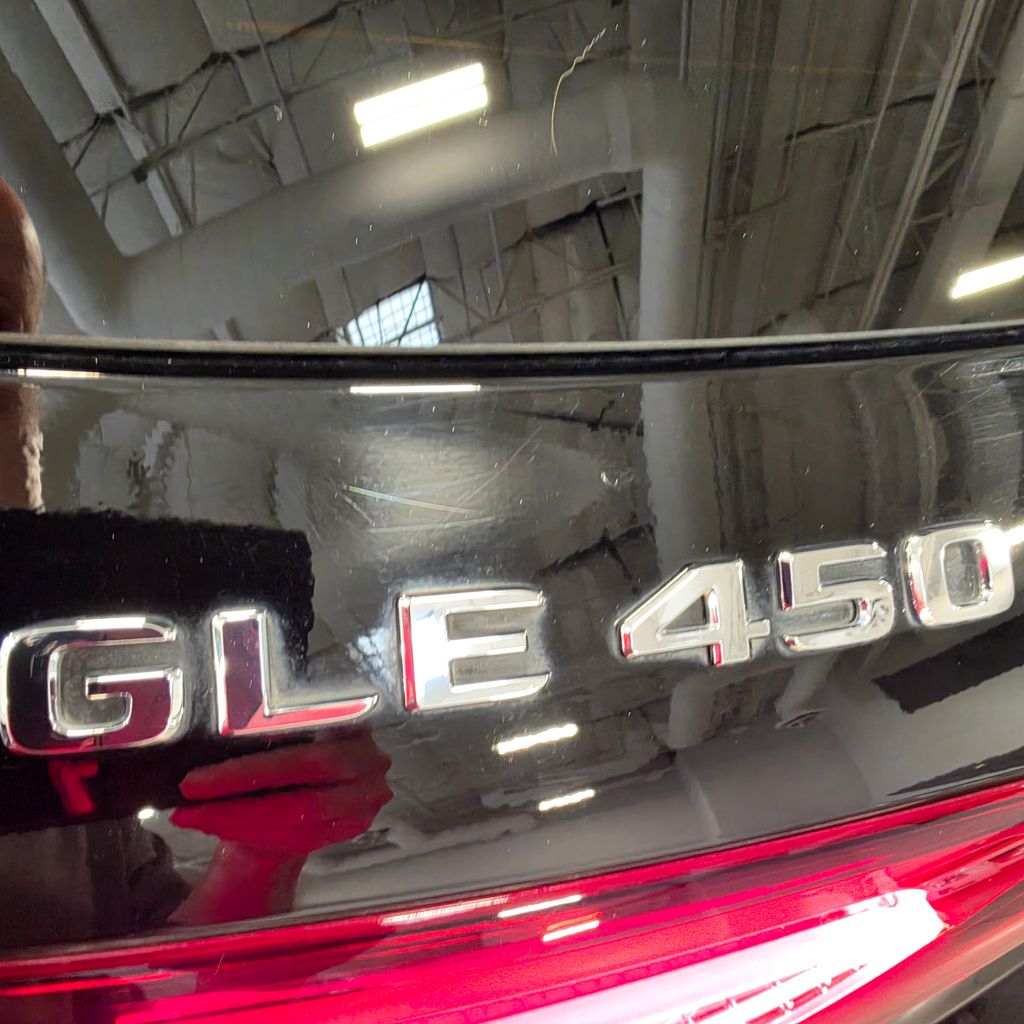 Photo 10 of this Mercedes-Benz GLE 450